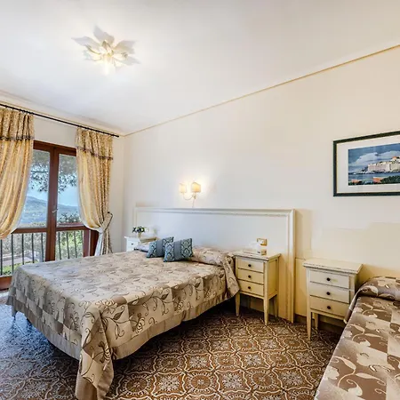 Nocleg ze śniadaniem Capitorsola 4*